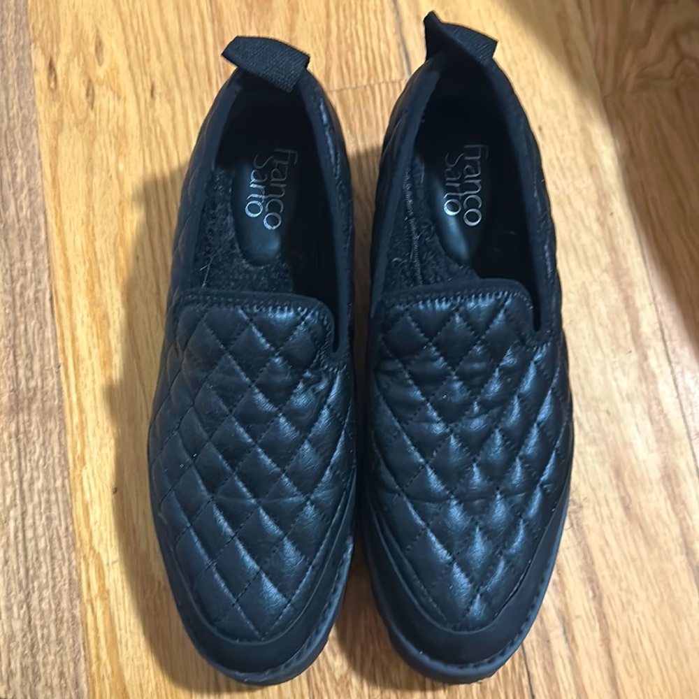 Cute chunky Franco Sarto loafers quilted black shearling lined - cozy for fall